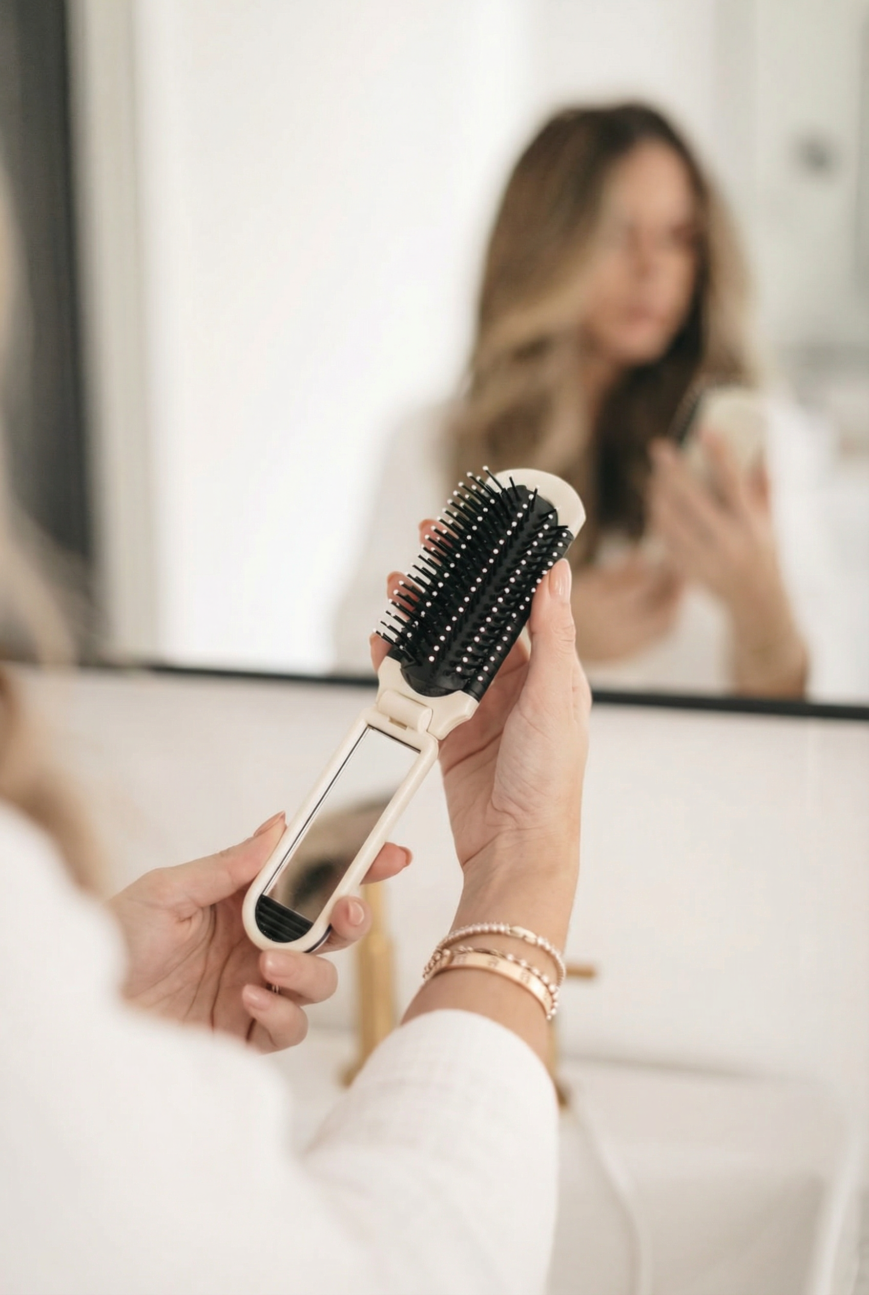 Vackra™ Vikbar kompakt och portabel kam